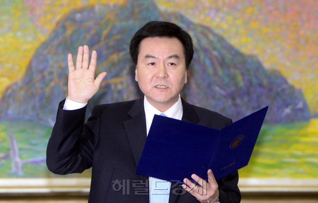 Shin Je-yoon.   Park Hae-mook/The Korea Herald