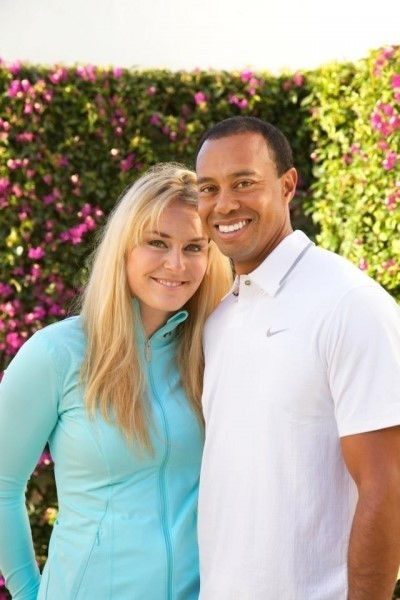 린지본(좌측부터/LindseyVonn/스키선수),타이거우즈(TigerWoods/골퍼)
USA투데이는 18일(현지시간) 우즈가 자신의 공식페이스북에 본과 다정하게 찍은 사진과 함께 두 사람이 연인 관계임을 공개하는 글을 실었고, 본도 페이스북에 같은 내용의 글을 올렸다고 보도했다.