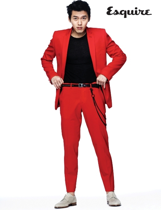 현빈(김태평/영화배우/탤런트)
Korean actor Hyun Bin is featured in the April issue of Esquire magazine, signaling his comeback to the entertainment scene after completing his military service.