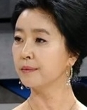 김부선(김근희/영화배우)
지난 18일 방송된 종합편성채널 JTBC ‘표창원의 시사 돌직구’ 5회에서는 김부선이 출연해 연예계 성상납 제의와 통장잔고에 대해 속시원한 발언을 쏟아냈다.
