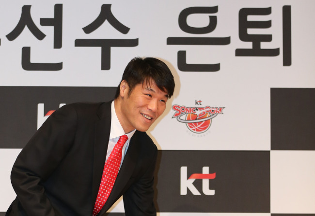 서장훈(전농구선수)
Seo Jang-hoon takes part in a press conference on Thursday.   Yonhap News
