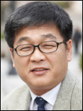 이승엽(교수/한국예술종합학교)
이승엽 한국예술종합학교 예술경영과 교수가 문화예술 정책과 경영 분야의 대표적 학술단체인 사단법인 한국예술경영학회의 제7대 회장으로 선출됐다.