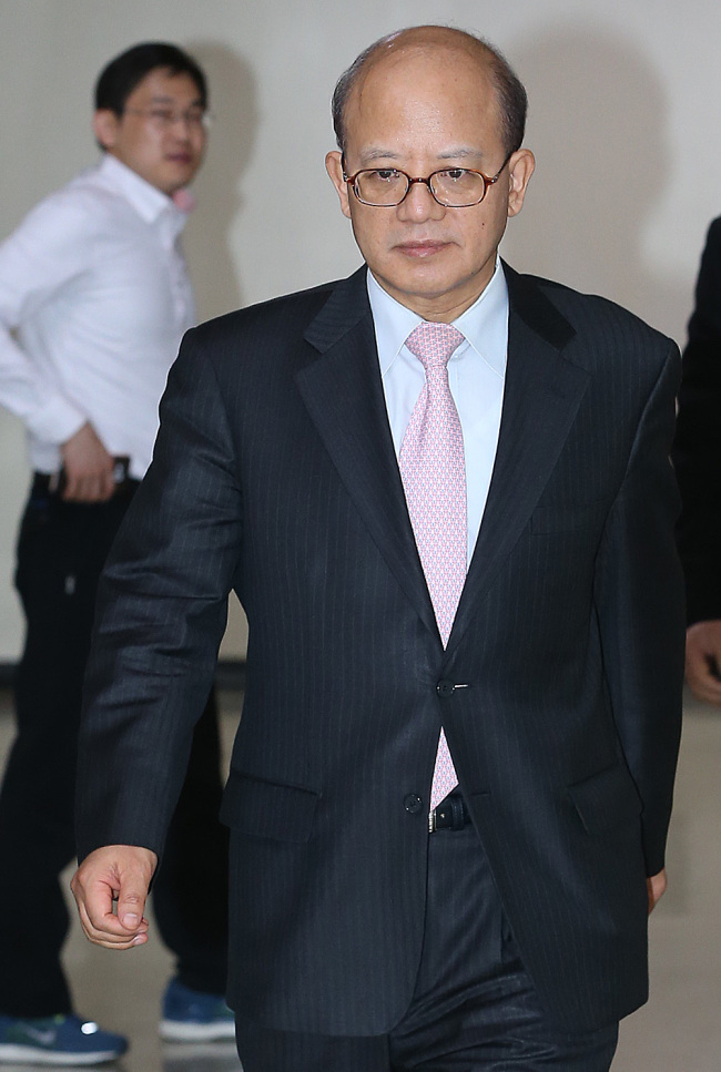 박한철(정무직공무원/전검사)
Constitutional Court presidential nominee Park Han-chul is set to become the first public prosecutor to head the top court in Korean history.