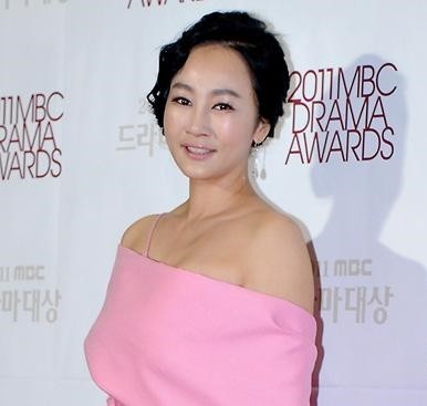 하유미(탤런트/영화배우)
하유미 측은 3월 21일 “오늘(21일) 하유미가 어머니 장례식의 조의금 일부를 다일복지재단에 기부했다”고 밝혔다.