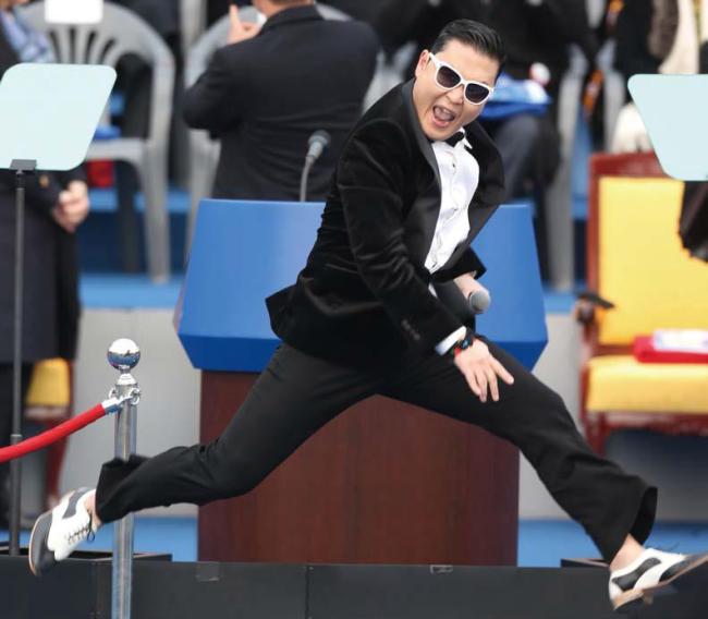 싸이(박재상/가수/음악PD)
Psy (Yonhap News)