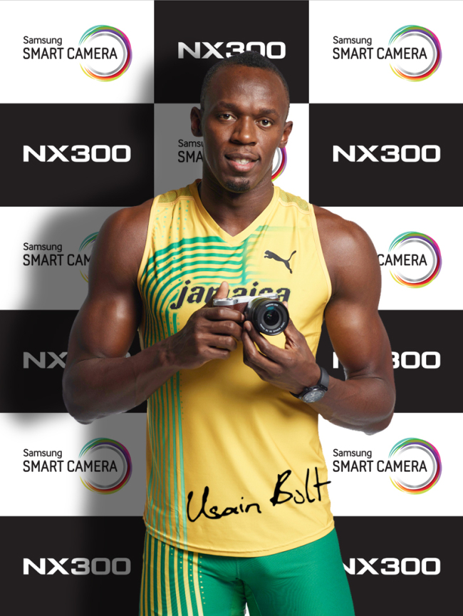 우사인볼트(UsainBolt/육상선수)
세상에서 가장 빠른 사나이 우사인 볼트가 삼성 프리미엄 미러리스 카메라 ‘NX300’의 글로벌 모델로 발탁됐다.