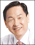 김상곤(교육공무원/전교수)
남미를 방문중인 경기도교육청(교육감 김상곤·사진) 일행은 한국시간 25일 오전, 아르헨티나 부에노스아이레스 교육부 부교육감과 환담을 나누었다고 밝혔다.