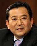 김학의(전정무직공무원/전검사)
국립과학수사연구원이 성접대 의혹 동영상에 등장한 남성이 김학의 전 법무부 차관으로 추정된다는 분석 결과를 경찰에 통보했다.
