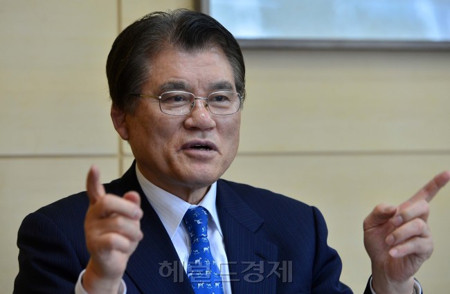 정동구 체육인재육성재단이사장.<br />이상섭 기자. babtong@heraldcorp.com 2013.03.25
정동구 체육인재육성재단이사장.
이상섭 기자. babtong@heraldcorp.com 2013.03.25
정동구 체육인재육성재단이사장.
이상섭 기자. babtong@heraldcorp.com 2013.03.25