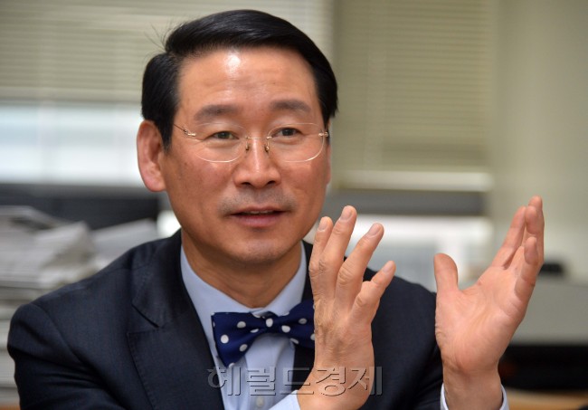 윤선달 인터뷰.<br />이상섭 기자. babtong@heraldcorp.com 2013.03.20
윤선달 인터뷰.
이상섭 기자. babtong@heraldcorp.com 2013.03.20
윤선달 인터뷰.
이상섭 기자. babtong@heraldcorp.com 2013.03.20