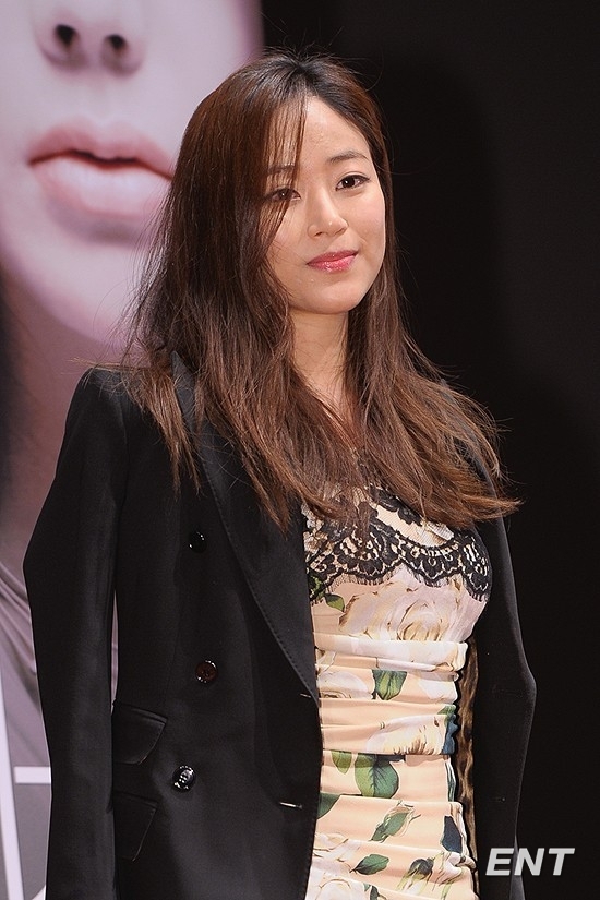 김효진(영화배우/탤런트)
김효진은 3월 26일 오후 서울 광진구 건대 롯데시네마에서 열린 ‘끝과 시작’ 기자간담회에 참석했다.