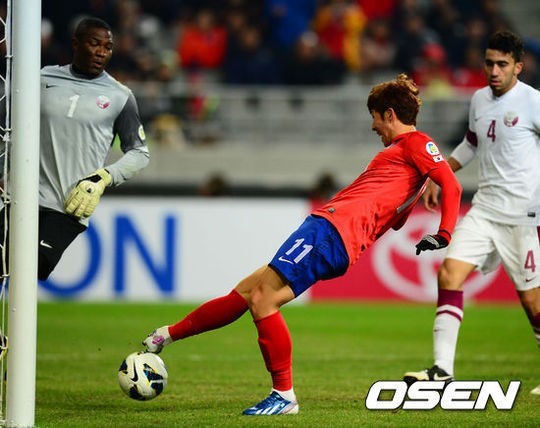 손흥민(축구선수)
손흥민은 26일 오후 서울월드컵경기장에서 열린 카타르와의 2014브라질월드컵 아시아지역 최종예선 A조 5차전서 1-1로 팽팽하던 후반 35분 교체투입돼 후반 인저리타임 극적인 결승골을 뽑아내며 대한민국의 2-1 승리를 이끌었다.