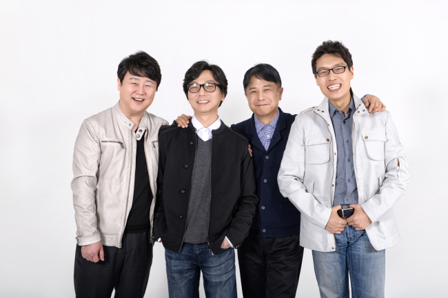 (왼쪽부터) 밴드 마스터포의 멤버 이태윤(베이스), 장혁(드럼), 손무현(기타), 조범진(기타ㆍ보컬). [사진제공=소니뮤직]
(왼쪽부터) 밴드 마스터포의 멤버 이태윤(베이스), 장혁(드럼), 손무현(기타), 조범진(기타ㆍ보컬). [사진제공=소니뮤직]