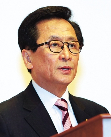 최수현(금융인/전공무원)
The nation’s top financial regulator said on Wednesday that it would expand its regulatory manpower to crack down on stock manipulation practices.
