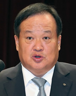 김충호(기업인/현대자동차)
김충호 현대자동차 사장은 28일 “(현대) 자동차를 구입하면 기분이 좋아지는 회사, 서비스가 1등인 회사로 거듭나겠다”고 강조했다.