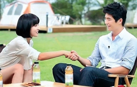 한혜진(좌측부터/탤런트/영화배우),기성용(축구선수/스완지시티AFC)
Actress Han Hye-jin has denied rumors that she is planning to marry soccer star Ki Sung-yueng.