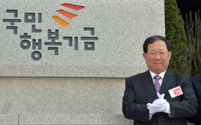 박병원 이사장<br />김명섭 기자 msiron@heraldcorp.com
