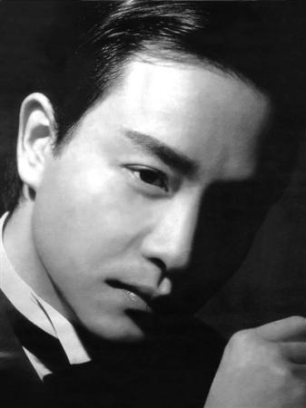 장국영(LeslieCheung/영화배우/가수)
올해로 세상을 떠난 지 10년이 된 장궈룽(장국영)의 추모 콘서트에서 동료들이 기묘한 경험담을 털어놨다.