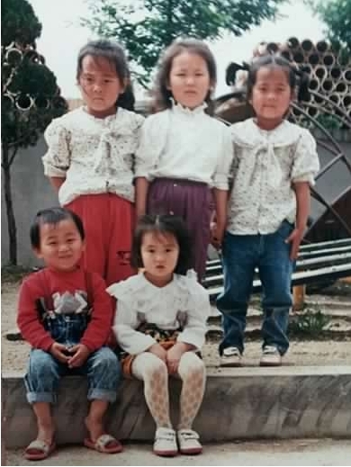 오초희(방송연예인)
1일 오초희는 자신의 미투데이에 “만우절 기념 꼬마 초희 사진 투척. 초희는 누굴까요?”라며 사진 한 장을 게재했다.