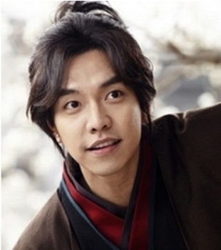 이승기(가수/탤런트)
이승기는 2일 오후 3시 서울 영등포구 여의도동 63빌딩 주니퍼룸에서 열린 MBC 드라마 `구가의 서(九家의 書)`제작발표회에서 PPL에 대해 자신의 의견을　밝혔다.