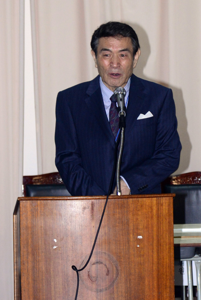 2일 오후 남산동 1가 영화감독협회 시사회실에서 실시된 한국영화인 총연합회 제25대 회장선거에 당선된 남궁원 회장이 제53차 사단법인 한국영화인총연합회 임원개선 정기총회를 진행하고 있다. 박해묵 기자/mook@heraldcor.com
2일 오후 남산동 1가 영화감독협회 시사회실에서 실시된 한국영화인 총연합회 제25대 회장선거에 당선된 남궁원 회장이 제53차 사단법인 한국영화인총연합회 임원개선 정기총회를 진행하고 있다. 박해묵 기자/mook@heraldcor.com
2일 오후 남산동 1가 영화감독협회 시사회실에서 실시된 한국영화인 총연합회 제25대 회장선거에 당선된 남궁원 회장이 제53차 사단법인 한국영화인총연합회 임원개선 정기총회를 진행하고 있다. 박해묵 기자/mook@heraldcor.com