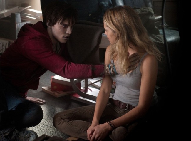 니콜라스홀트(좌측부터/NicholasHoult/영화배우),테레사팔머(TeresaPalmer/영화배우)
오는 8일 첫 방영되는 MBC 월화극 ‘구가의 서’는 지리산의 수호신 아들인 반인반수(半人半獸) 청년(이승기 분)과 한 여인(수지 분)과의 사랑을 담는다. 지난해 젊은 관객들 사이에서 폭발적인 인기를 누렸던 ‘늑대소년’에 이어 돌연변이 혹은 이종교배의 산물로서 ‘짐승남’과 인간과의 사랑을 그리는 작품이다.