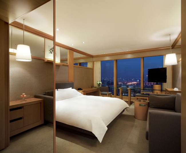 Grand Hyatt Seoul’s Pure Room with a river view.   Grand Hyatt Seoul