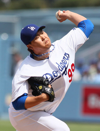 류현진(야구선수/LA다저스)
<YONHAP PHOTO-0183> LOS ANGELES, CA - APRIL 07: Pitcher Hyun-Jin Ryu #99 of the Los Angeles Dodgers pitches in the second inning against the Pittsburgh Pirates during the MLB game at Dodger Stadium on April 7, 2013 in Los Angeles, California. Victor Decolongon/Getty Images/AFP== FOR NEWSPAPERS, INTERNET, TELCOS & TELEVISION USE ONLY ==../2013-04-08 06:23:33/ <저작권자 ⓒ 1980-2013 ㈜연합뉴스. 무단 전재 재배포 금지.>