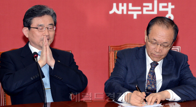 새누리당 황우여 대표는 8일 오전 국회에서 최고위원회의를 열어 4·24 재보궐 선거 대책 등을 논의하고 있다. 박현구 기자phko@heraldcorp.com 2013.04.08
새누리당 황우여 대표는 8일 오전 국회에서 최고위원회의를 열어 4·24 재보궐 선거 대책 등을 논의하고 있다. 박현구 기자phko@heraldcorp.com 2013.04.08
새누리당 황우여 대표는 8일 오전 국회에서 최고위원회의를 열어 4·24 재보궐 선거 대책 등을 논의하고 있다. 박현구 기자phko@heraldcorp.com 2013.04.08