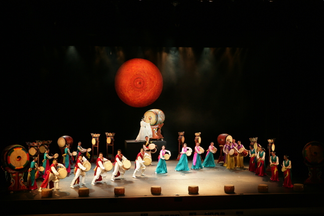 A scene from Kook Soo-ho’s Didim Dance Company’s “Korean Drum ― Journey of a Soul.”   GDF