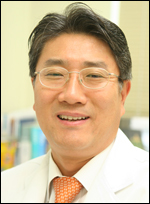 김광호(의사/교수/이화여대부속목동병원병원장)/이화여자대학교교수)
이대목동병원 김광호 외과 교수가 지난 6일 경주에서 개최된 제 46차 대한대장항문학회 학술대회에서 신임 이사장으로 취임했다.