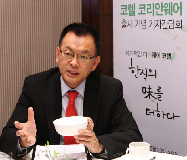 박갑정(기업인)
주방용품회사 월드키친이 지난 1일 박갑정(48) 한국월드키친 대표가 한국과 일본의 월드키친을 책임지는 동아시아 사장으로 승진했다고 10일 밝혔다. 지난해 3월 한국월드키친 대표로 취임한 지 13개월 만의 승진이다.