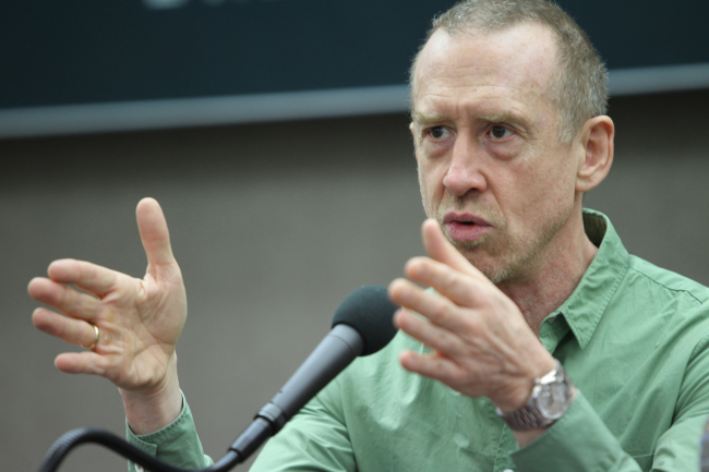 American dancer and choreographer William Forsythe speaks during a press conference in Seoul, Tuesday. Yonhap News