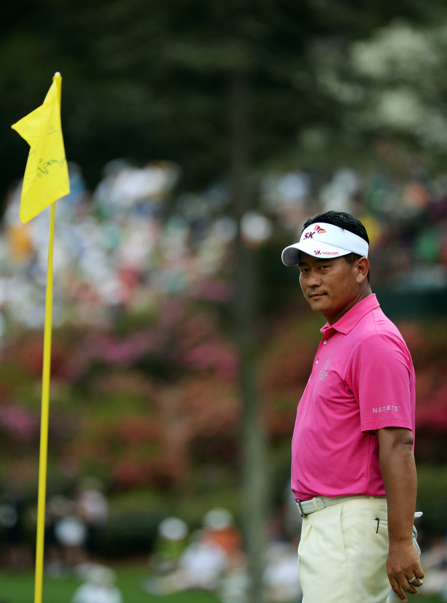 최경주(골퍼/SK 텔레콤)
AUGUSTA, Georgia (Yonhap News) ― South Korean PGA Tour veteran Choi Kyoung-ju on Tuesday unveiled his plan to open a huge golf center in his native land, saying he wants to help young players hone their skills without worrying about costs.