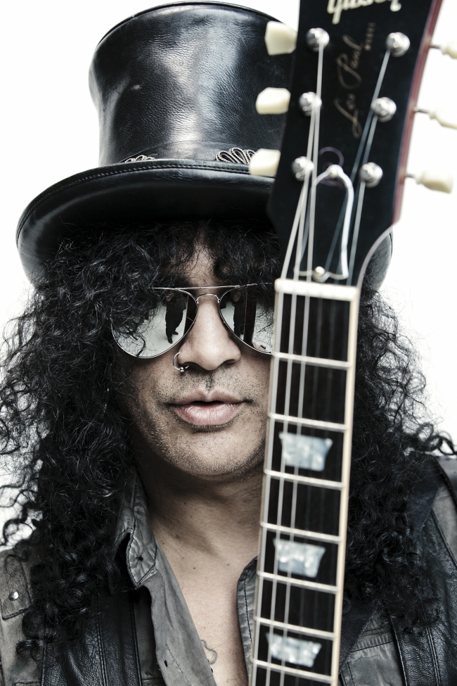 슬래쉬(Slash/Saul Hudson/기타리스트/가수)
세계적인 기타리스트 슬래쉬(Slash)가 다음달 9일 오후 8시 서울 광장동 유니클로 악스홀에서 내한공연을 펼친다.