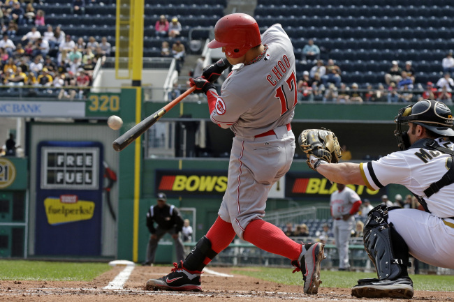 추신수(야구선수/신시내티레즈)
Cincinnati Reds center fielder Choo Shin-soo hits a double in the second inning on Sunday. The Korean finished the day 2 for 4 with an RBI.   AP-Yonhap News