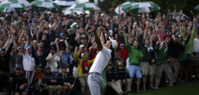 아담스콧(AdamScott/골퍼)
Adam Scott celebrates after making a birdie putt on the second playoff hole to win the Masters on Sunday.   AP-Yonhap News