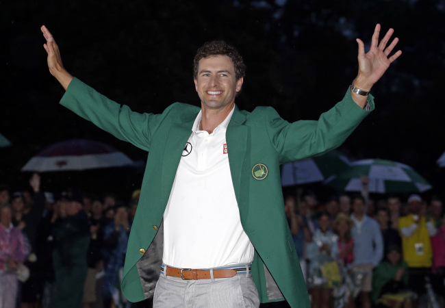 아담스콧(AdamScott/골퍼)
Scott, 32, beat Angel Cabrera of Argentina at the second playoff hole of the 77th Masters to become the first Australian to win the tournament. He recorded a total of 9-under 279 for four rounds.