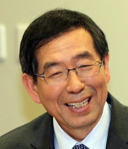 박원순(광역단체장/변호사/서울특별시시장)
Seoul Mayor Park Won-soon said Monday he would seek reelection as the opposition Democratic United Party’s candidate, dispelling rumors that he may form a coalition with former presidential candidate Ahn Cheol-soo.