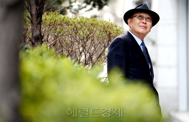 휴먼다큐 전경련중소기업협력센터 김성덕 위원장./안훈기자 rosedale@ 2013.04.15
휴먼다큐 전경련중소기업협력센터 김성덕 위원장./안훈기자 rosedale@ 2013.04.15
휴먼다큐 전경련중소기업협력센터 김성덕 위원장./안훈기자 rosedale@ 2013.04.15