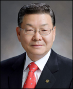 이기용(교육공무원/충청북도교육청교육감)
충청북도 교육청(교육감 이기용·사진)은 유치원 누리과정의 안정적 운영을 위한 실태점검에 나선다고 16일 밝혔다.