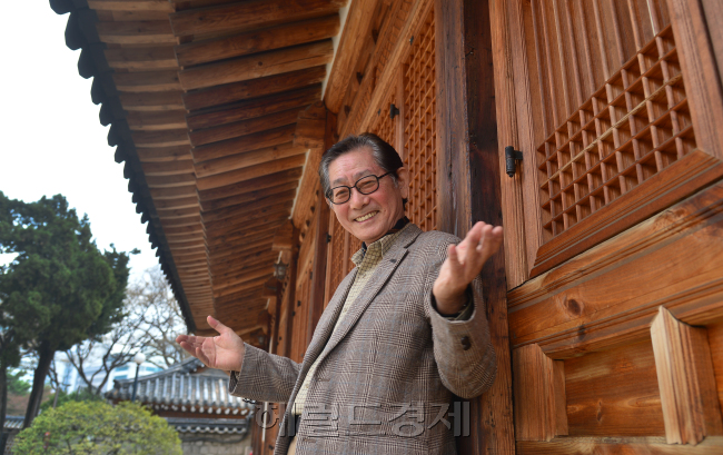 전무송 인터뷰.<br />이상섭 기자. babtong@heraldcorp.com 2013.04.08
전무송 인터뷰.
이상섭 기자. babtong@heraldcorp.com 2013.04.08
전무송 인터뷰.
이상섭 기자. babtong@heraldcorp.com 2013.04.08