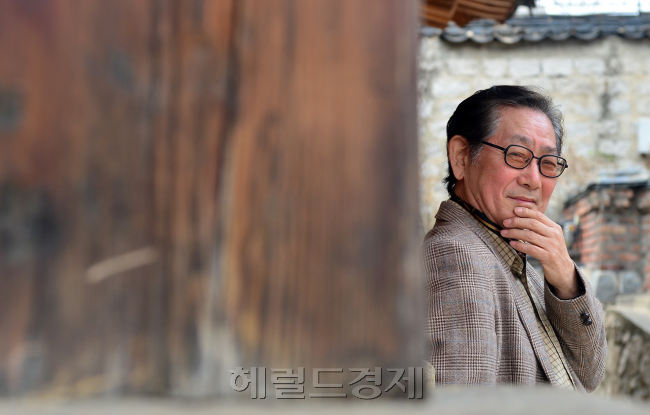 전무송 인터뷰.<br />이상섭 기자. babtong@heraldcorp.com 2013.04.08
전무송 인터뷰.
이상섭 기자. babtong@heraldcorp.com 2013.04.08
전무송 인터뷰.
이상섭 기자. babtong@heraldcorp.com 2013.04.08