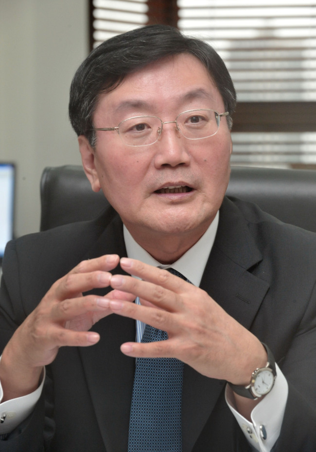 전광우 국민연금공단이사장.<br />정희조 기자/checho@heraldm.com 110728
Jun Kwang-woo.   Chung Hee-cho/The Korea Herald