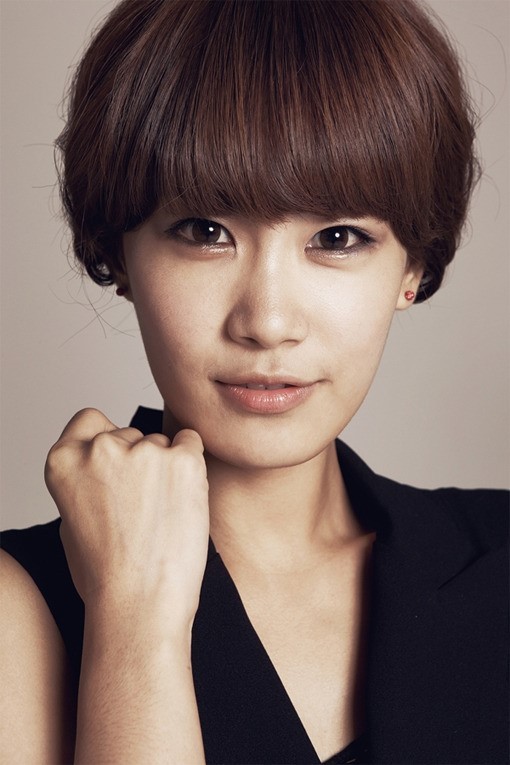 김지민(개그우먼)
김지민은 오는 21일 올림픽 체조경기장에서 열리는 ‘2013 K-POP Collection in Seoul’(이하 K-POP 컬렉션)에서 웨딩드레스 디자이너 서승연의 쇼 모델로 참가한다.