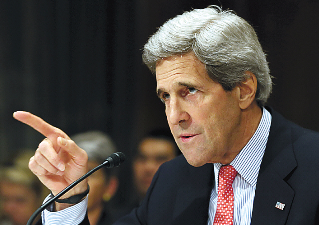 존케리(JohnKerry/정치인/미국국무부장관)
U.S. Secretary of State John Kerry speaks during a Senate Appropriations Committee hearing on Capitol Hill, Wednesday. (AFP-Yonhap News)