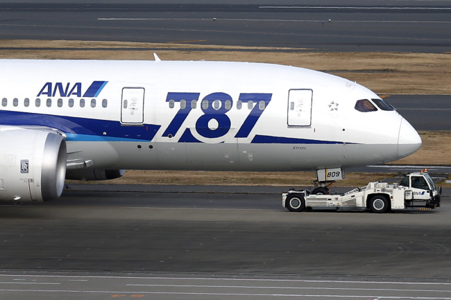 A Boeing Co. 787 Dreamliner aircraft operated by All Nippon Airways Co. taxies at Haneda Airport in Tokyo.   Bloomberg