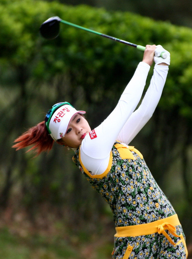양수진(골퍼/정관장)
올해 첫 창설된 한국여자프로골프(KLPGA) 투어 넥센-세인트나인 마스터즈에서 초대 여왕에 오른 패셔니스타’ 양수진(22ㆍ정관장) 얘기다.