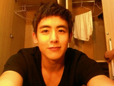 닉쿤(Nichkhun/가수/영화배우/2PM)
지난 21일 2PM은 일본 도쿄돔에서 ‘레전드 오브 투피엠’이라는 타이틀로 단독콘서트를 열고 5만 5000명의 관객 앞에서 화려한 퍼포먼스를 선보였다.