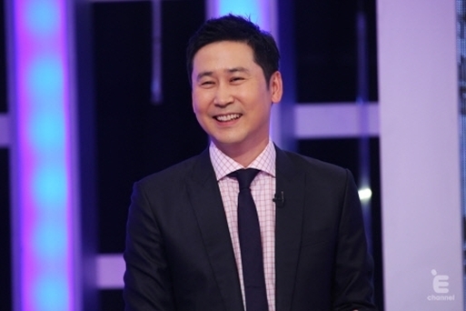 신동엽(MC/개그맨)
　‘높은 몸값’ 하면 생각나는 대표적인 직종은 프로스포츠와 연예인이다. 이들은 일반인들이 평생 벌어도 만지지 못할 금액을 몇 년 안에 손에 쥐며 부러움을 사기도 한다. 하지만 이는 극소수의 선수들 얘기다. 전체를 보면 몸값은 천차만별이다.